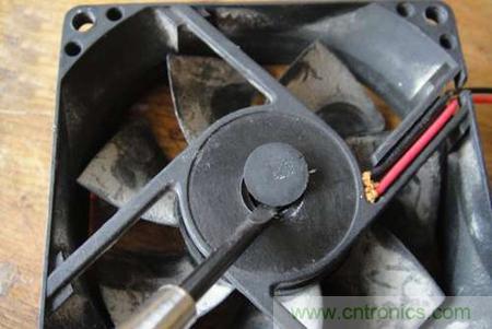 想減少電費嗎？DIY一個迷你風力發電機吧