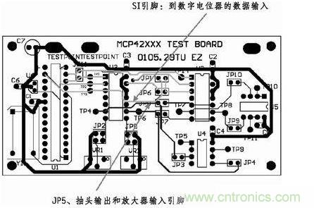 這是對圖2所示電路的第一次布線嘗試。此配置在模擬線路上產生不規律的噪聲，這是因為在特定數字走線上的數據輸入碼隨著數字電位器的編程需求而改變。