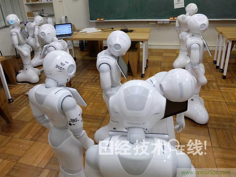 拆解筆記本不過癮，那就來拆拆日本情感機器人吧！
