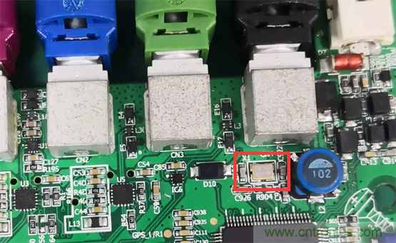 如何通過PCB布局設計來解決EMC問題？