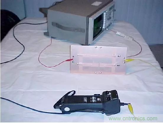 PCB割地對系統ESD是否有影響？